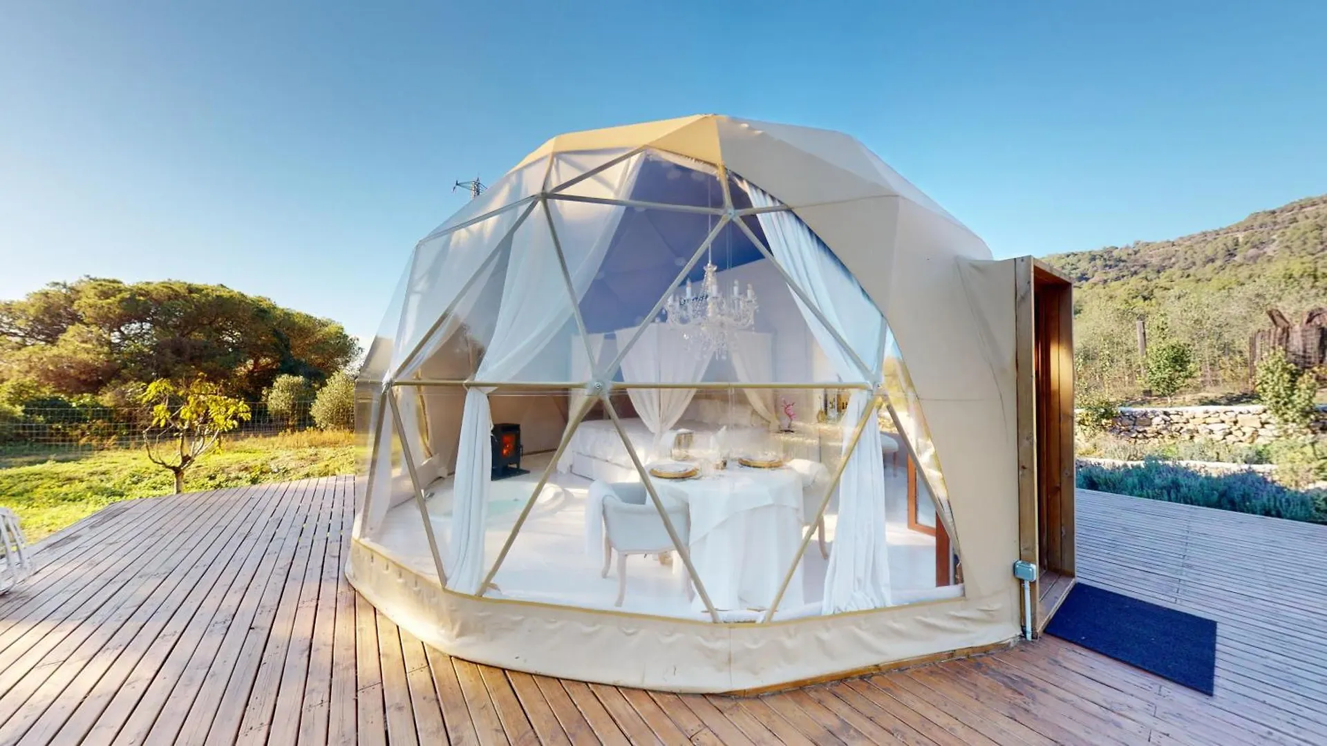 Domo Suites Masía Cal Geperut Badalona Campo de lujo