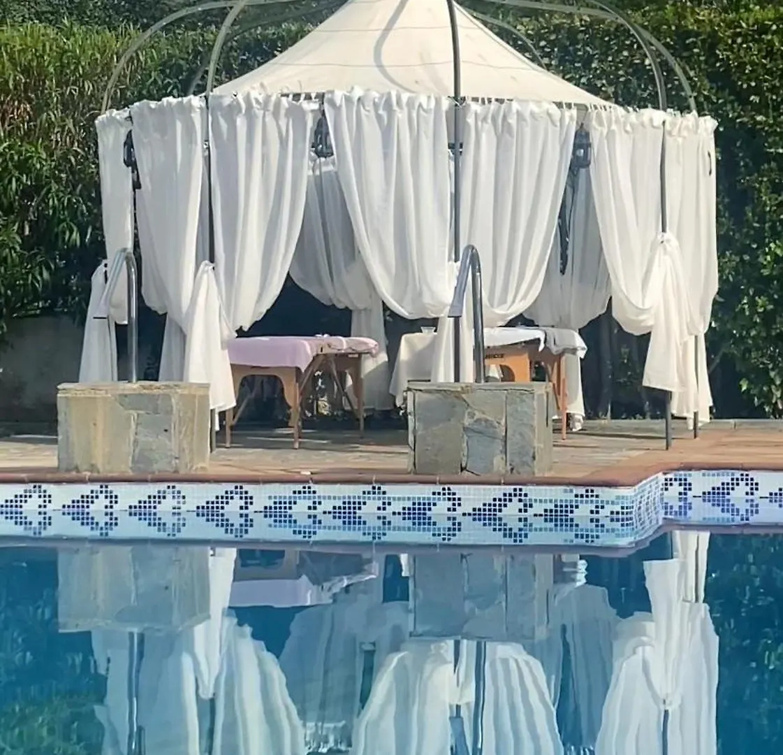 Campo de lujo Domo Suites Masía Cal Geperut Badalona